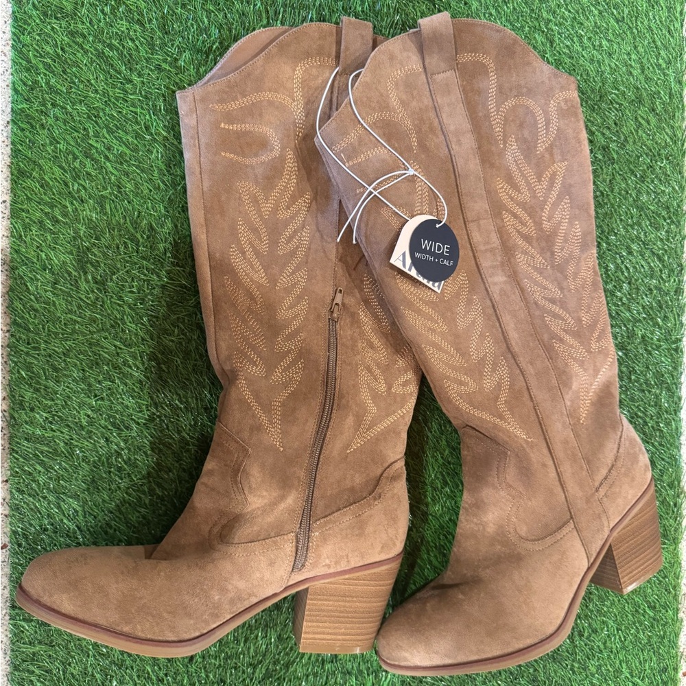 ARULA Brown Suede Western Boots